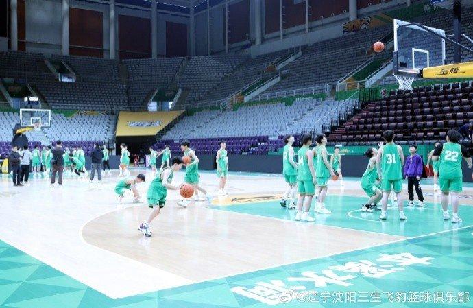 如何通过模拟比赛环境提高篮板实战能力?_0